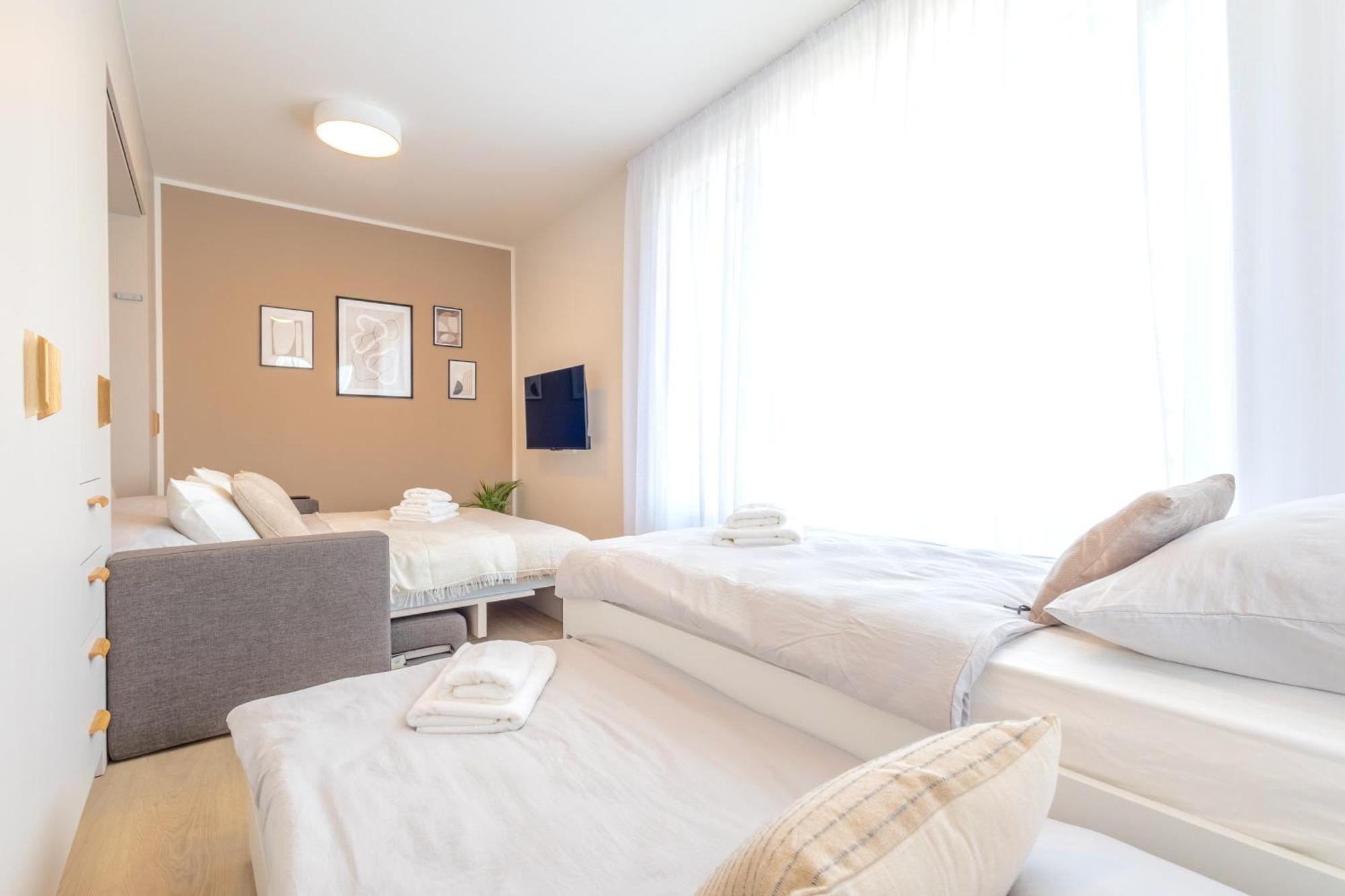 דירות Bright 2Br - 4Th Floor, Balcony, Free Parking By Gravity פראג מראה חיצוני תמונה