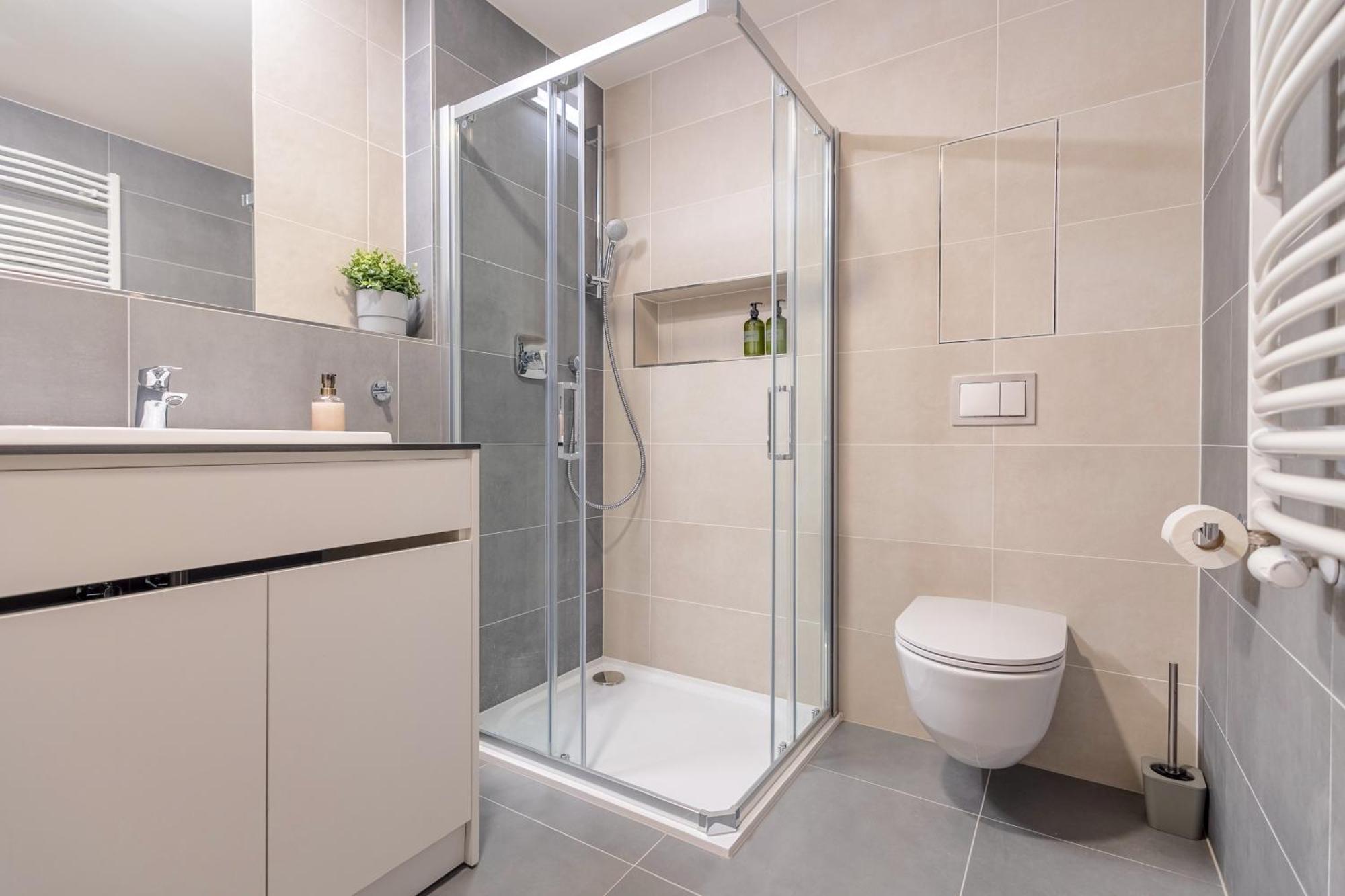 דירות Bright 2Br - 4Th Floor, Balcony, Free Parking By Gravity פראג מראה חיצוני תמונה