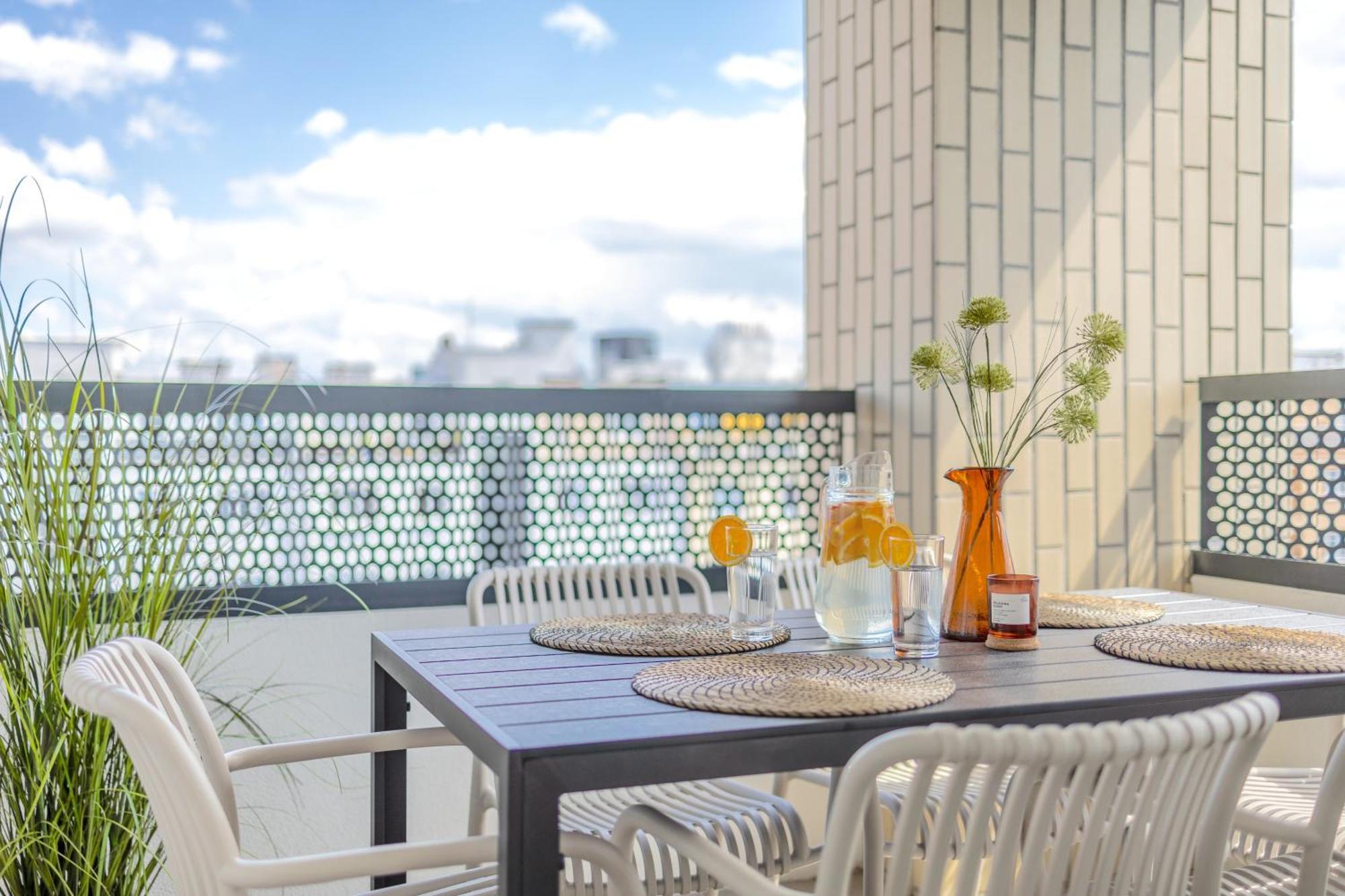 דירות Bright 2Br - 4Th Floor, Balcony, Free Parking By Gravity פראג מראה חיצוני תמונה