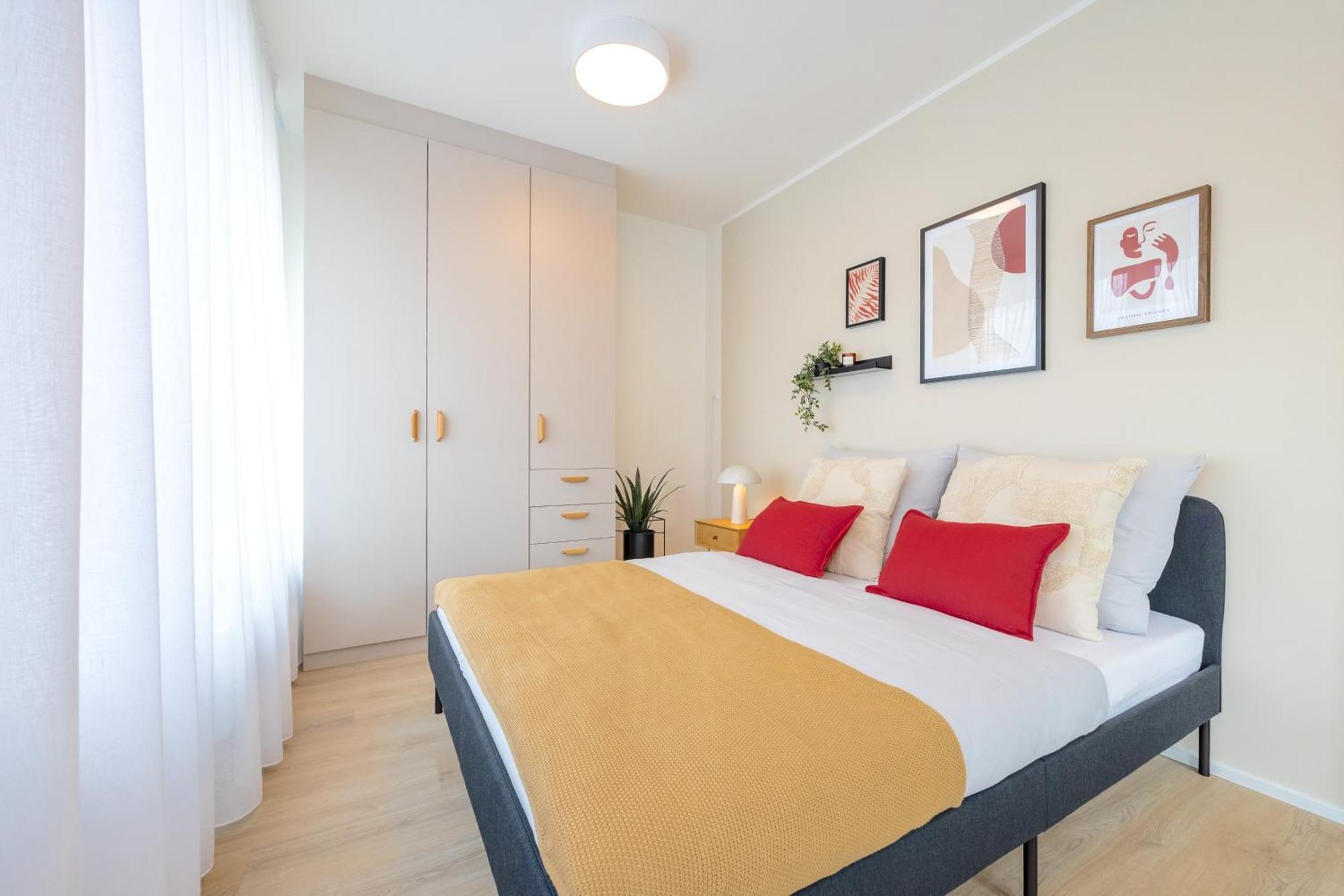 דירות Bright 2Br - 4Th Floor, Balcony, Free Parking By Gravity פראג מראה חיצוני תמונה