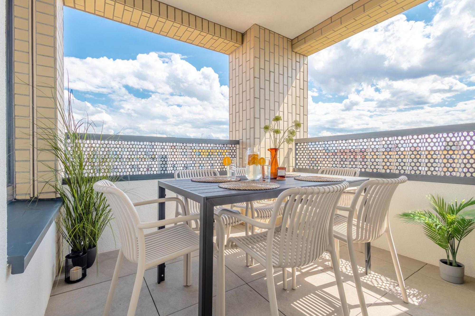 דירות Bright 2Br - 4Th Floor, Balcony, Free Parking By Gravity פראג מראה חיצוני תמונה