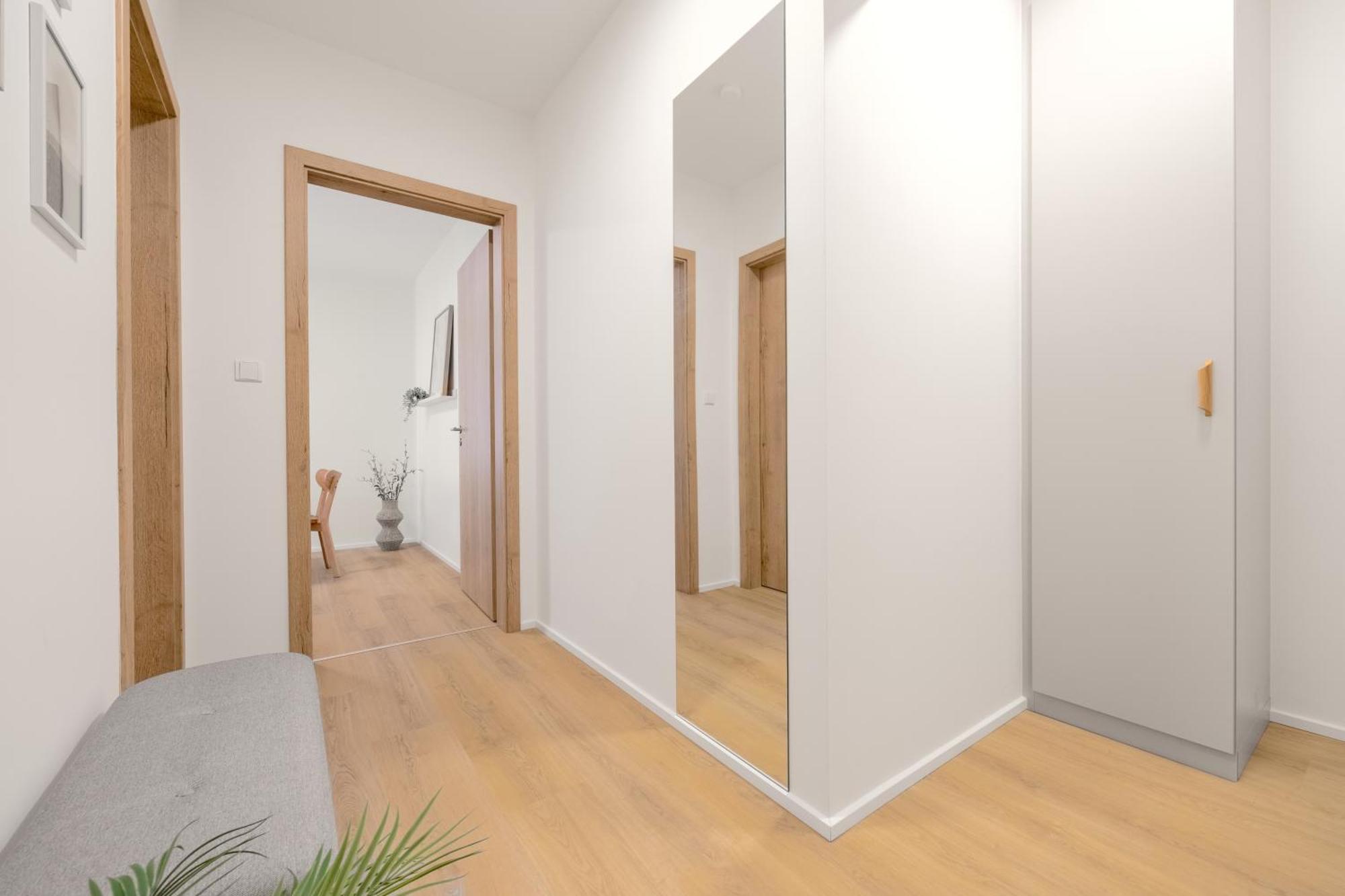 דירות Bright 2Br - 4Th Floor, Balcony, Free Parking By Gravity פראג מראה חיצוני תמונה