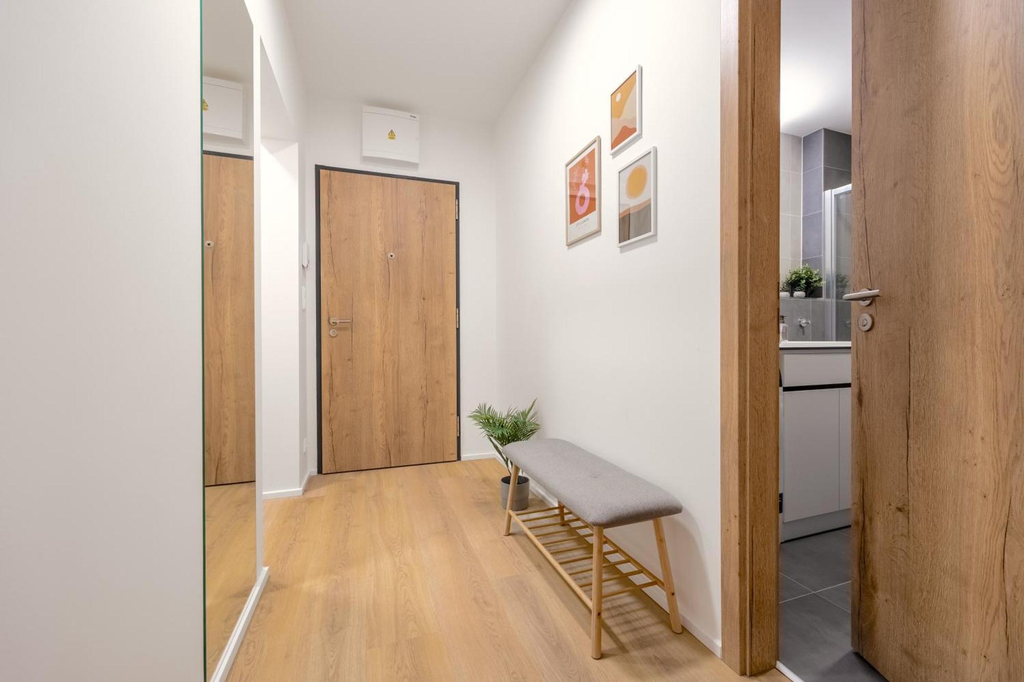 דירות Bright 2Br - 4Th Floor, Balcony, Free Parking By Gravity פראג מראה חיצוני תמונה