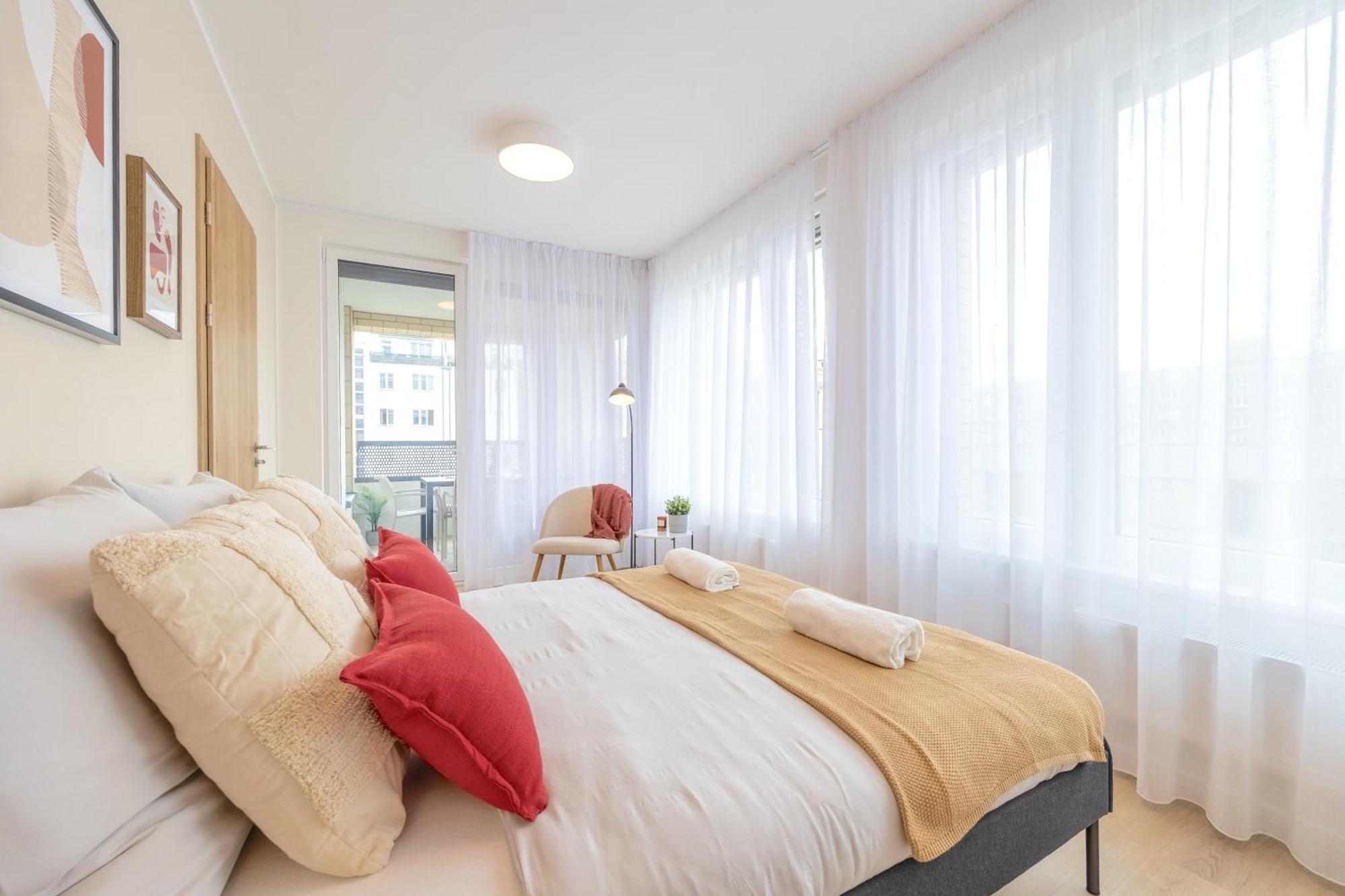 דירות Bright 2Br - 4Th Floor, Balcony, Free Parking By Gravity פראג מראה חיצוני תמונה